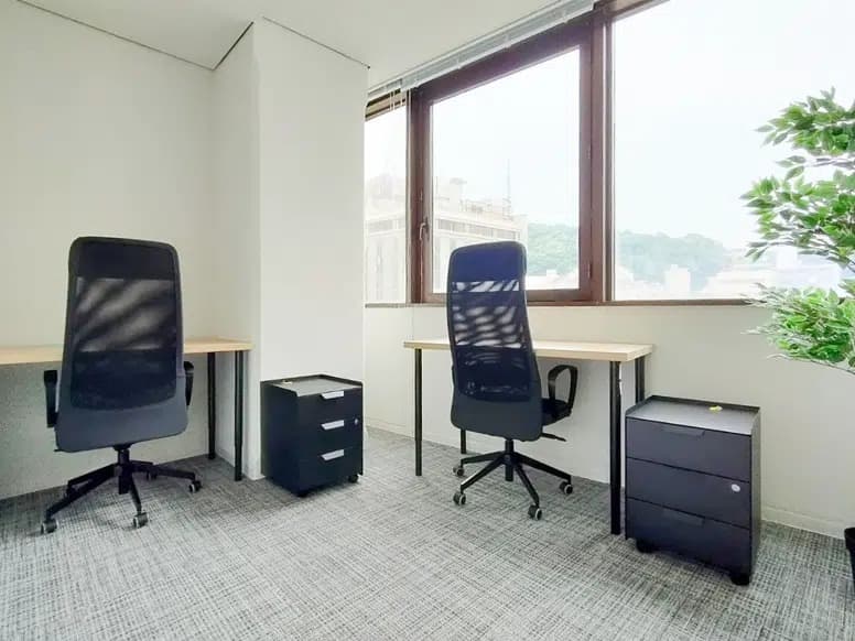 松山のレンタルオフィス「Re:ZONE 松山01」の個室オフィス